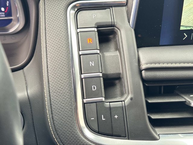 Used 2024 Chevrolet Tahoe Premier w/ Advanced Technology Package AWD/4WD image 27