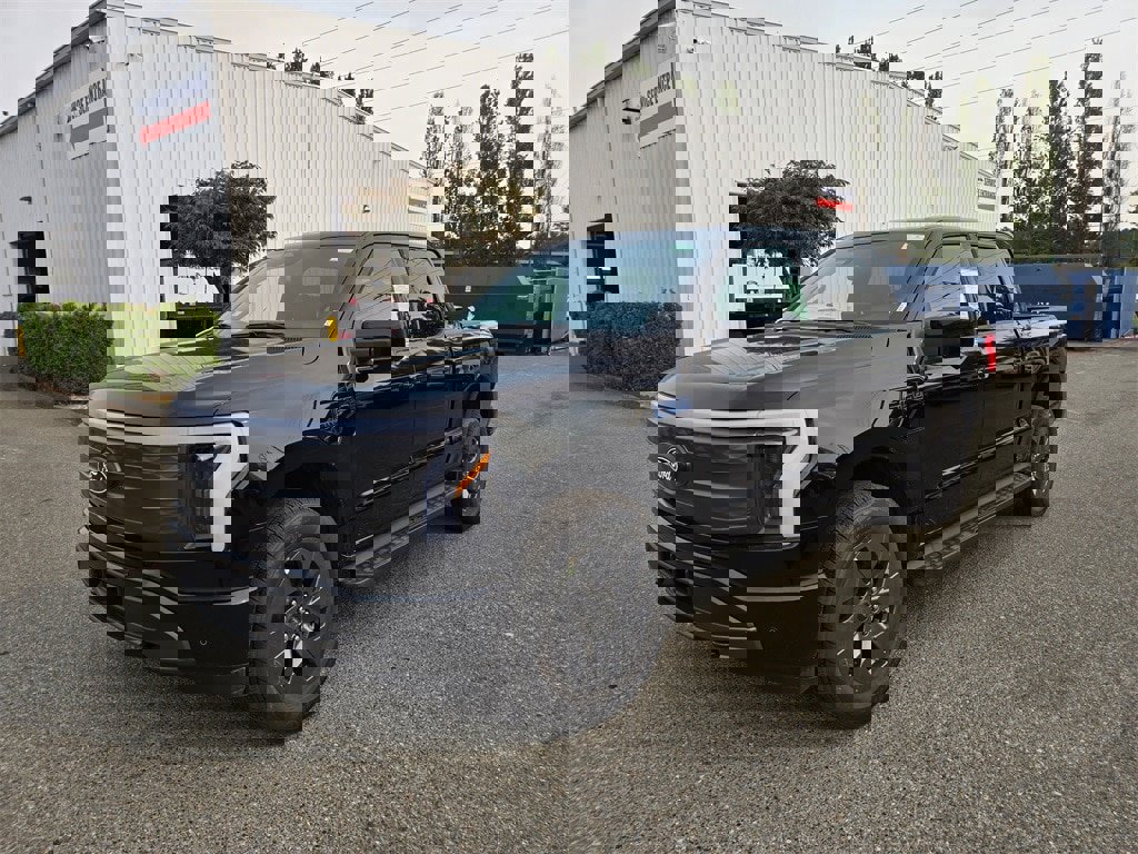 New 2025 Ford F150 Lightning Lariat