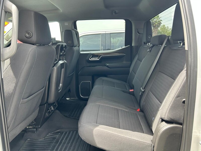 Used 2022 Chevrolet Silverado 1500 LT AWD/4WD image 24