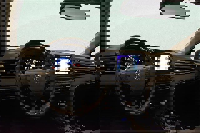 Used 2025 Toyota Camry image 25