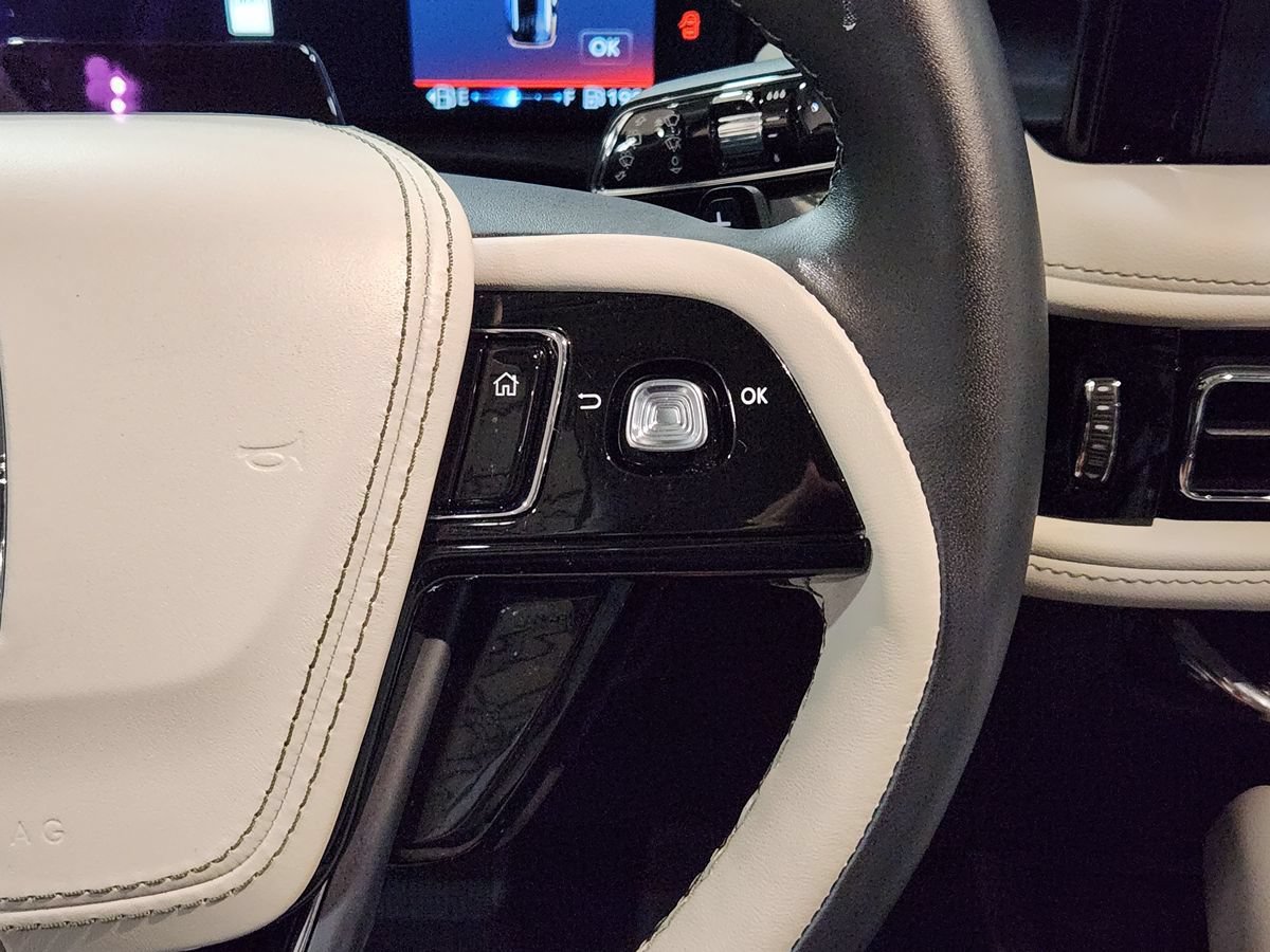 Used 2025 Lincoln Aviator 2WD image 50