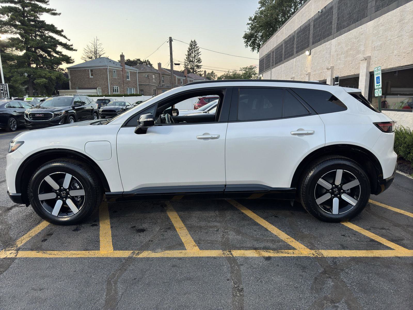 Used 2024 Honda Prologue Touring image 16