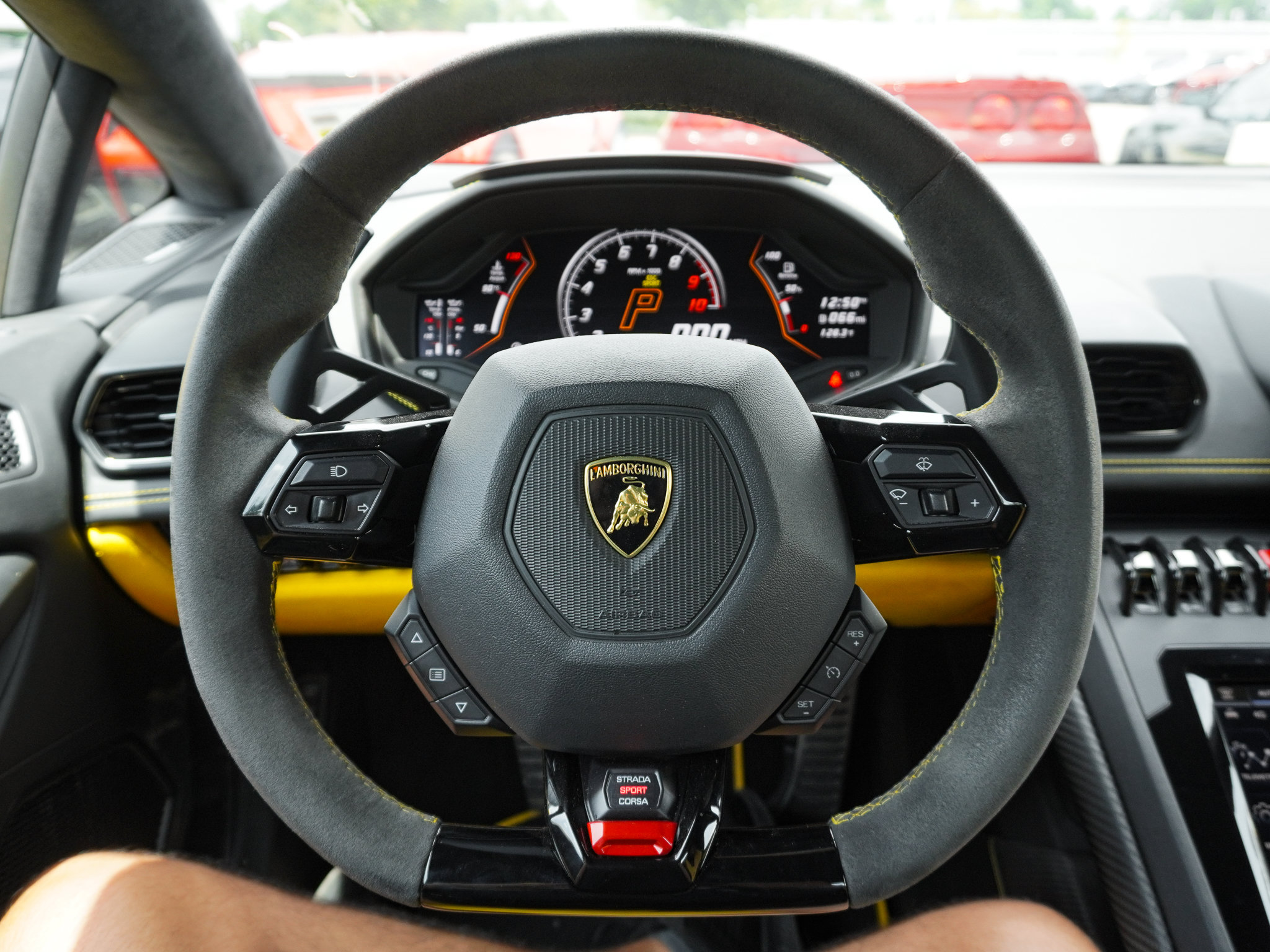 Used 2020 Lamborghini Huracan EVO AWD/4WD image 17