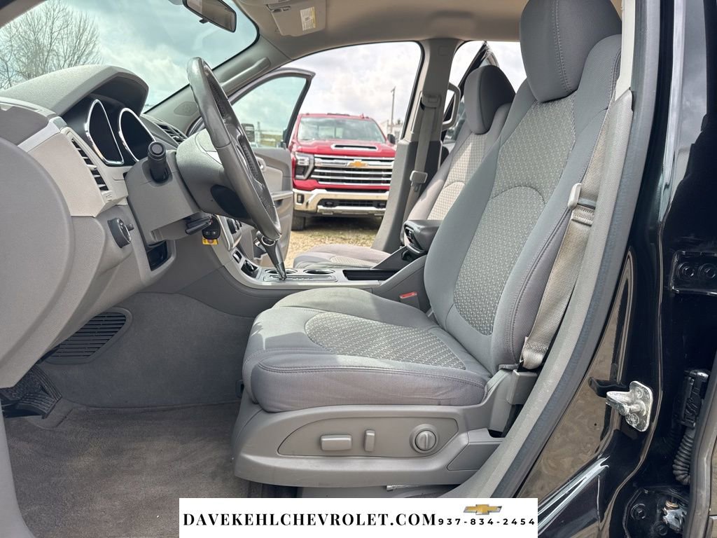 Used 2011 Chevrolet Traverse LT image 15