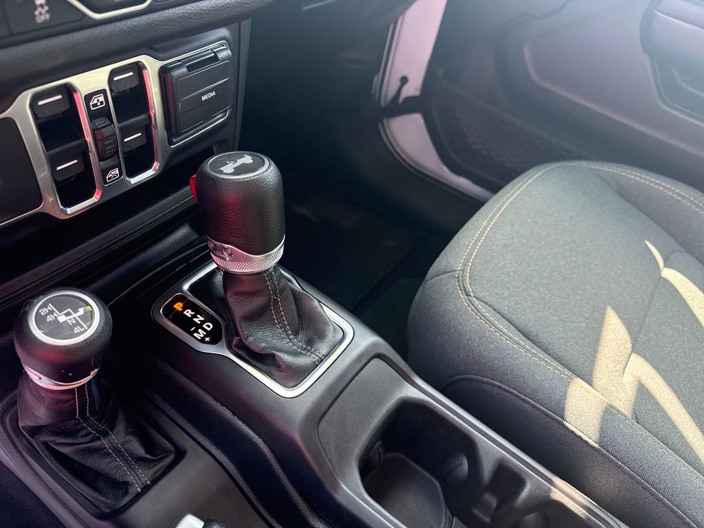 Used 2025 Jeep Wrangler Unlimited Sport AWD/4WD image 29