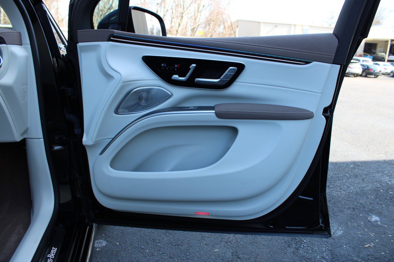 Used 2023 Mercedes-Benz EQS 450+ 4MATIC SUV image 23