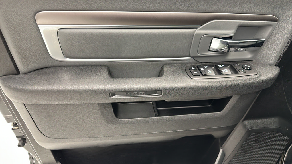 Used 2024 RAM 1500 Classic SLT AWD/4WD image 13