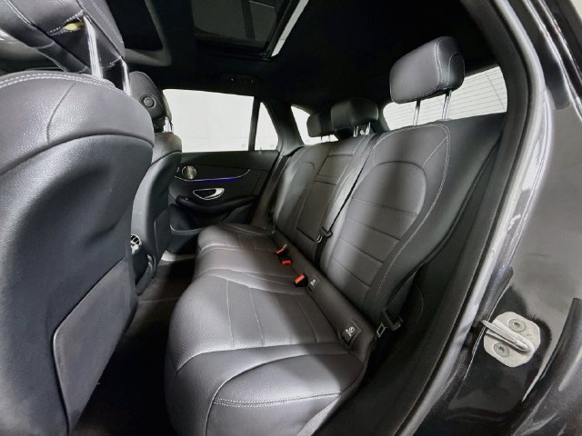 Used 2021 Mercedes-Benz GLC 300 4MATIC image 24