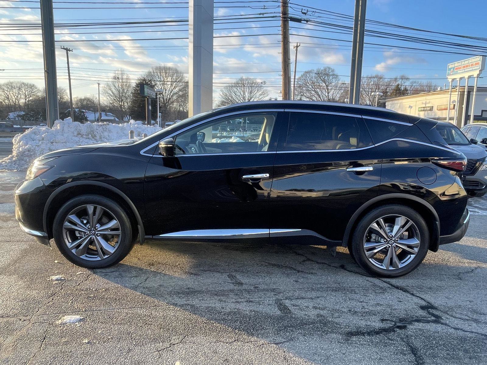 Used 2024 Nissan Murano Platinum w/ Cargo Package image 2