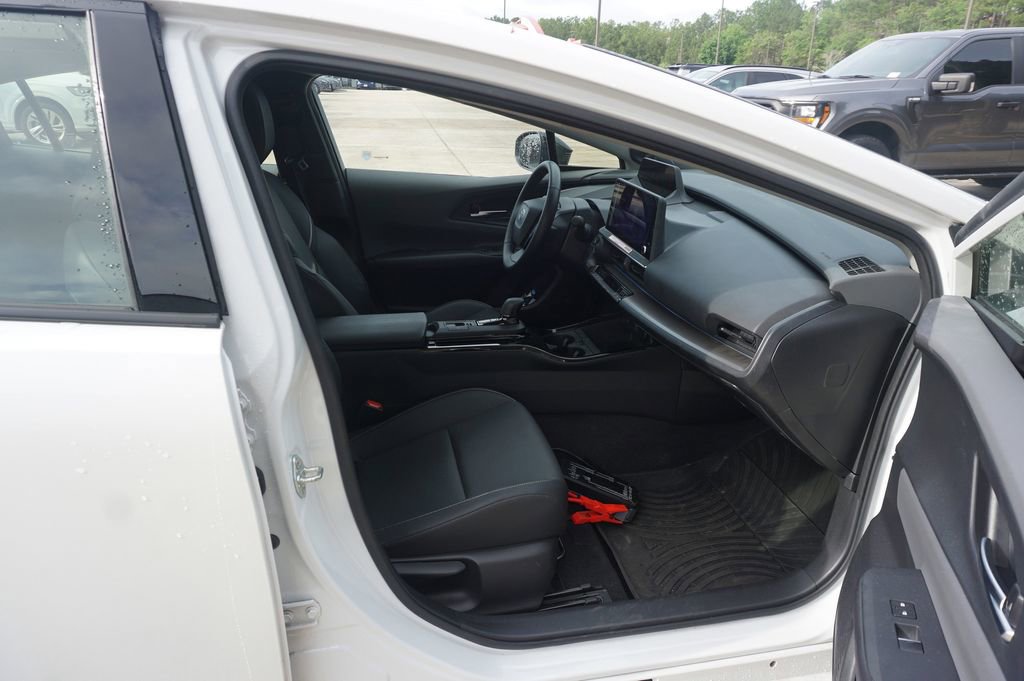 Used 2024 Toyota Prius Limited w/ Limited Premium Package FWD image 17