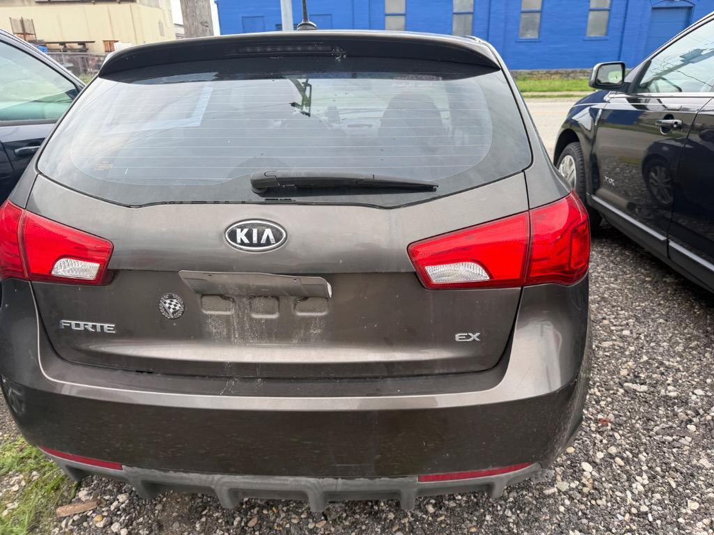Used 2011 Kia Forte EX FWD image 8