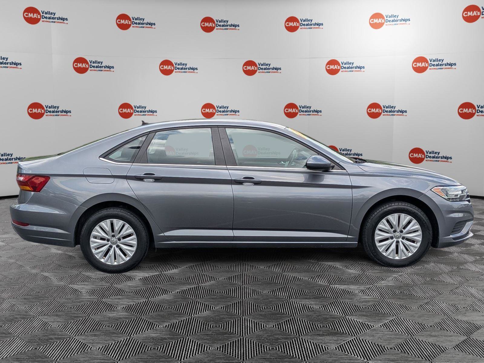 Used 2019 Volkswagen Jetta SE FWD image 4