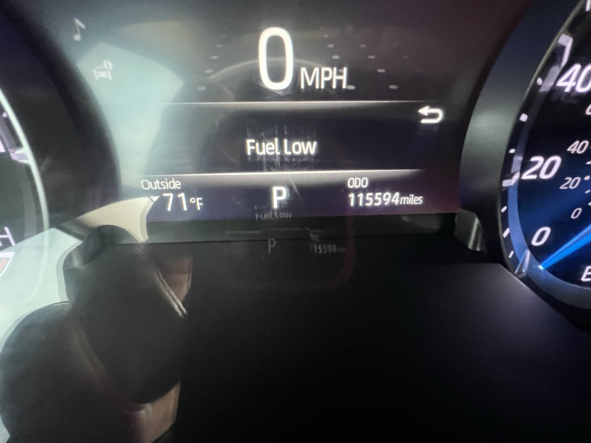 Used 2023 Toyota Highlander LE AWD/4WD image 35