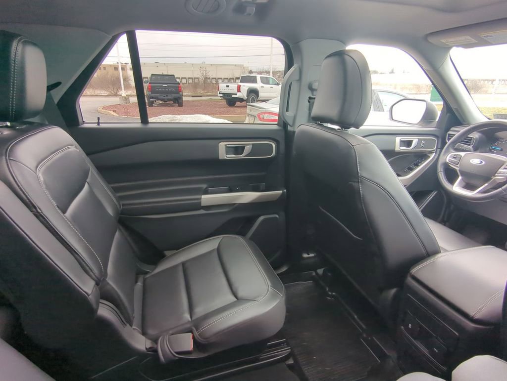 Used 2023 Ford Explorer XLT w/ Equipment Group 202A image 15