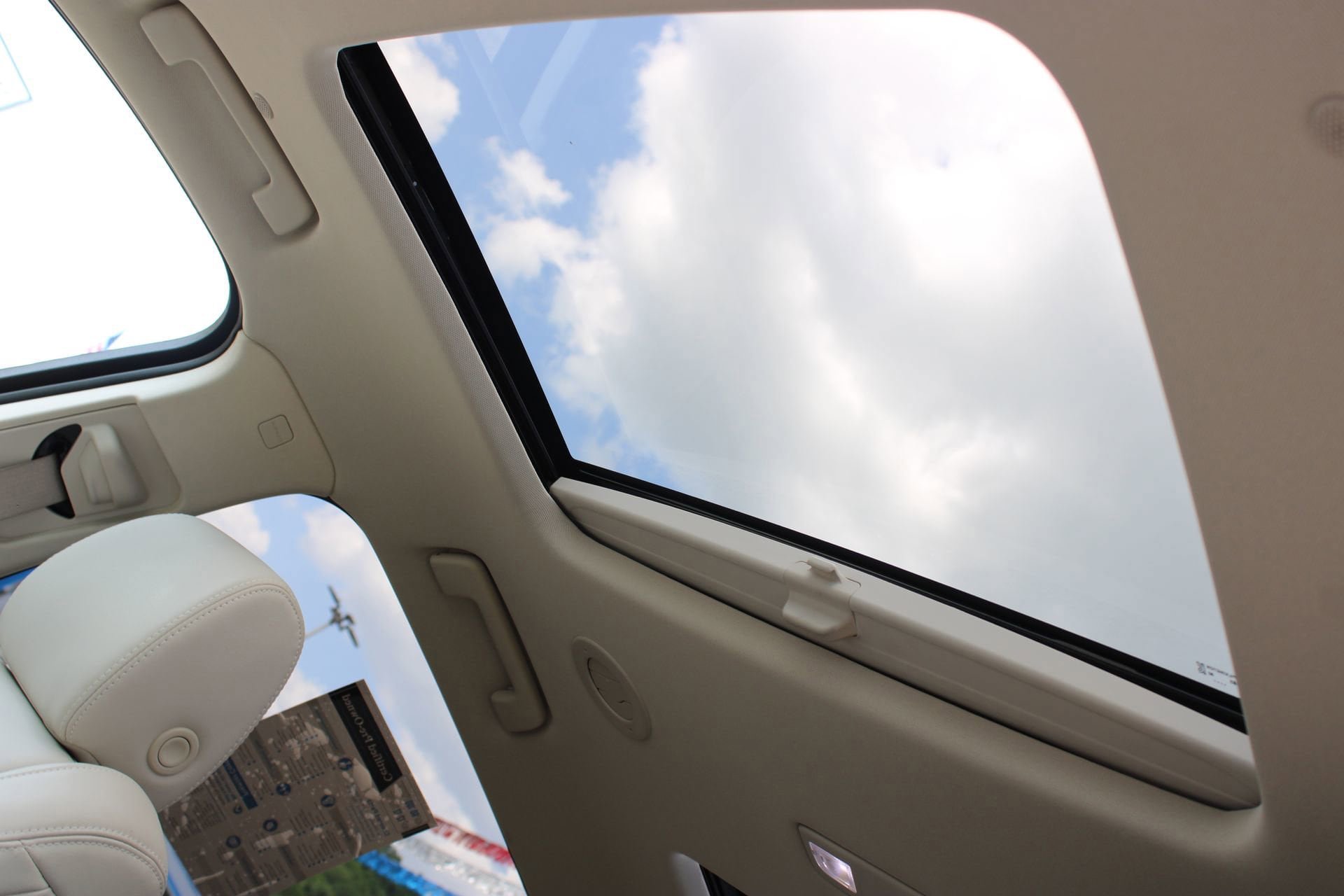 Used 2023 Buick Enclave Essence w/ Experience Buick Package FWD image 23