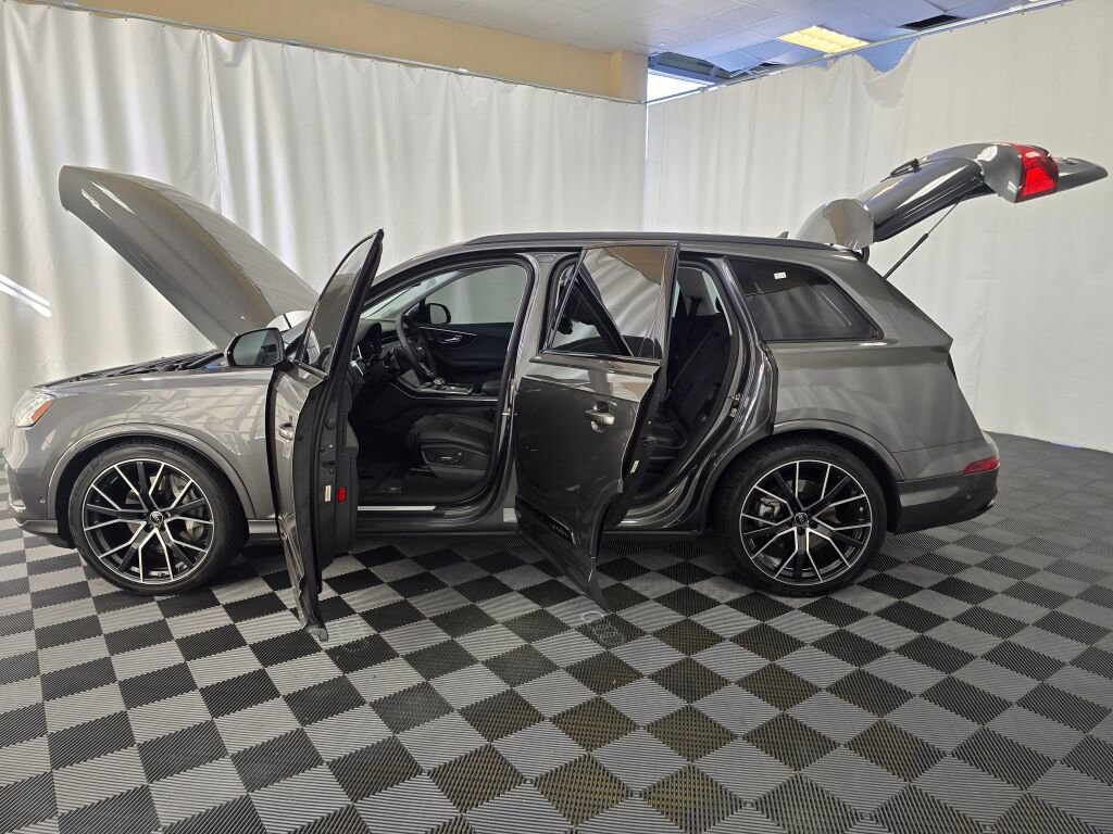 Used 2023 Audi Q7 3.0T Prestige image 11