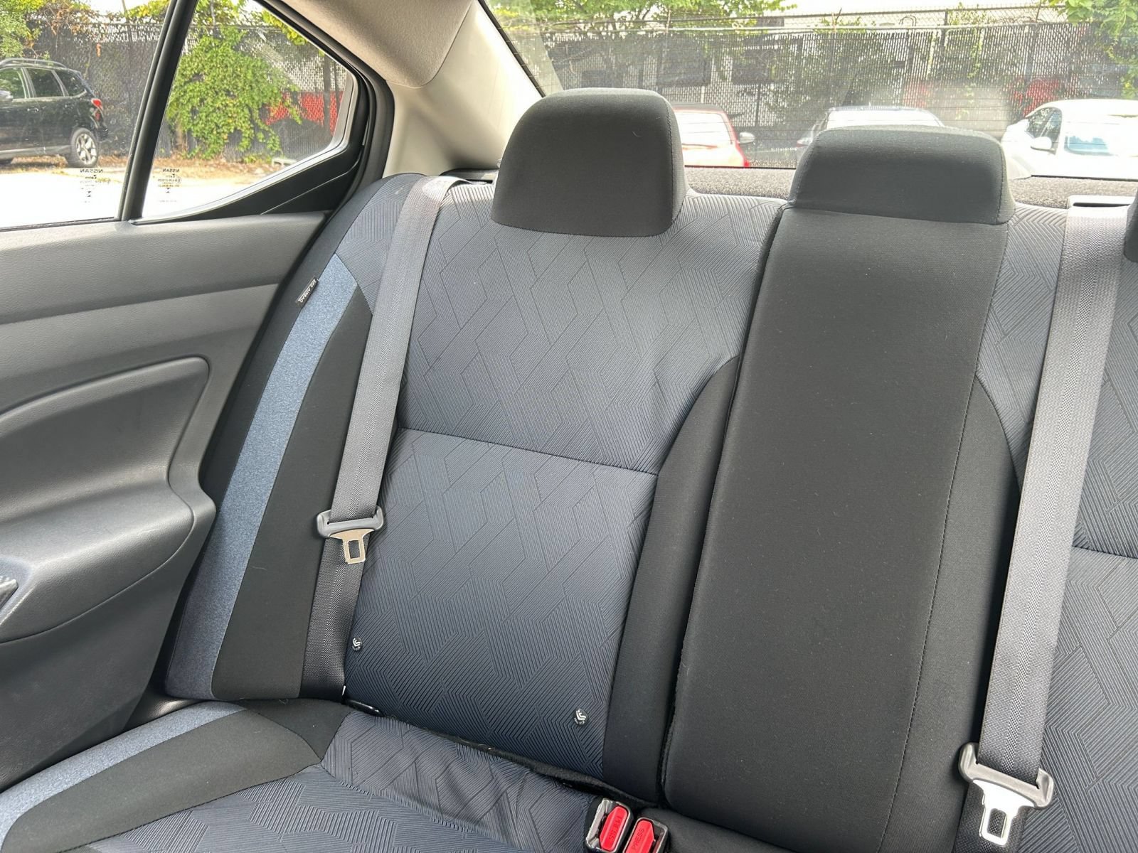 Used 2025 Nissan Versa SV FWD image 33