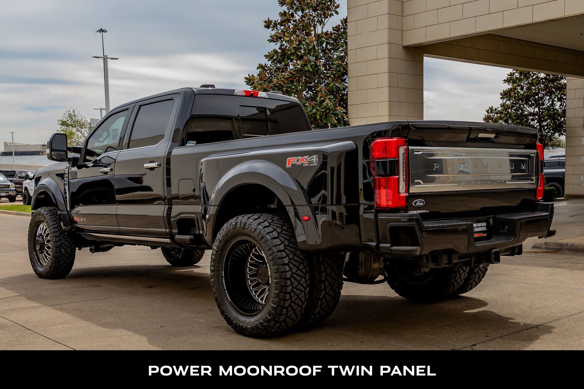 Used 2023 Ford F450 Platinum w/ FX4 Off-Road Package image 6