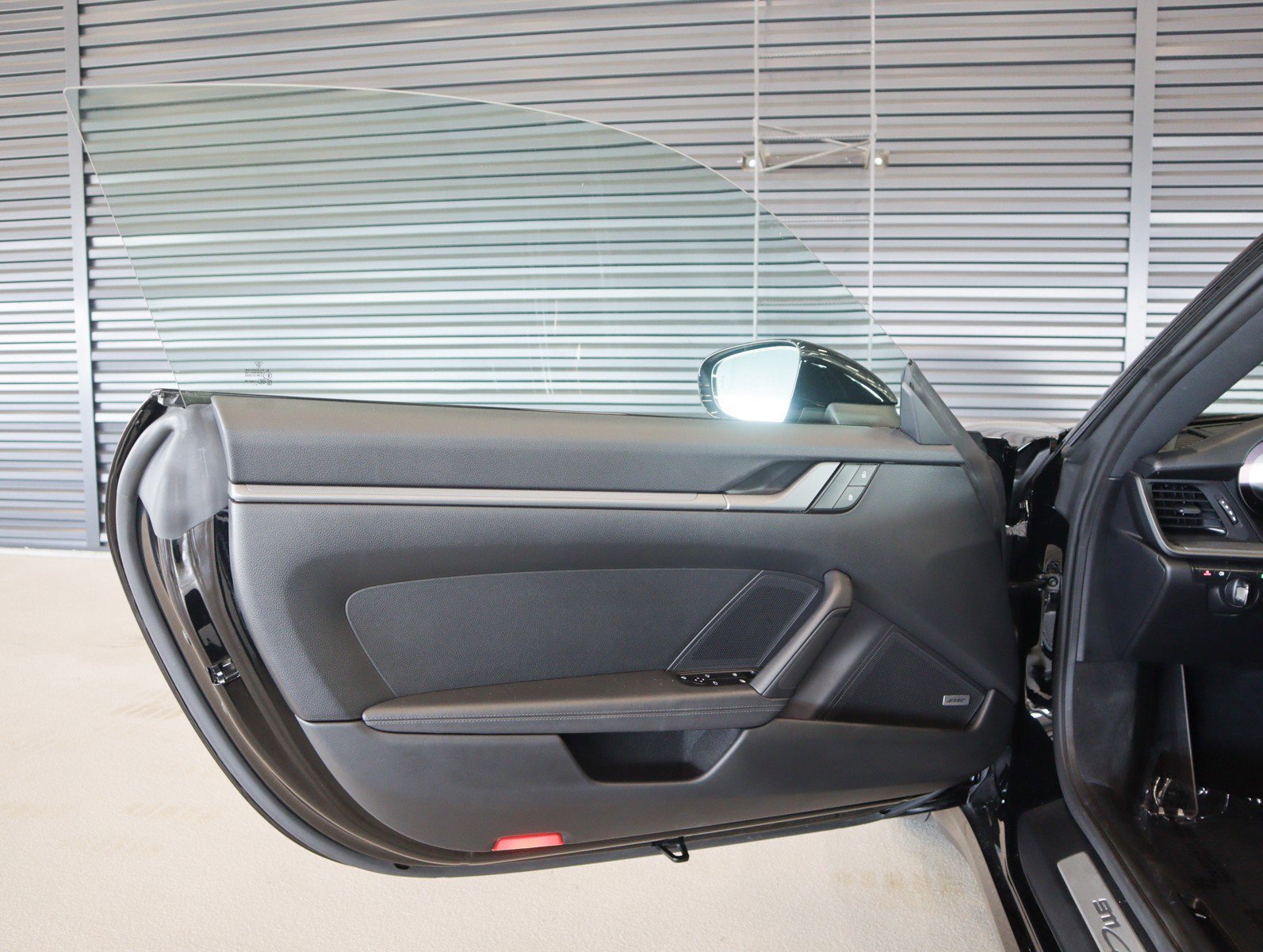 Used 2022 Porsche 911 Carrera RWD image 22
