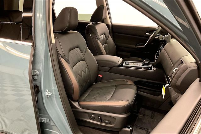 New 2026 Nissan Pathfinder Platinum AWD/4WD image 41