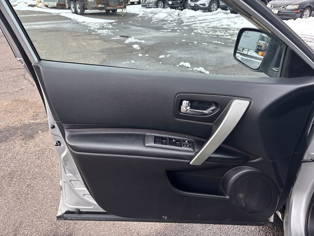 Used 2012 Nissan Rogue SL image 16