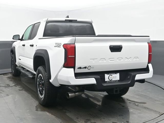 Used 2025 Toyota Tacoma TRD Off-Road AWD/4WD image 4