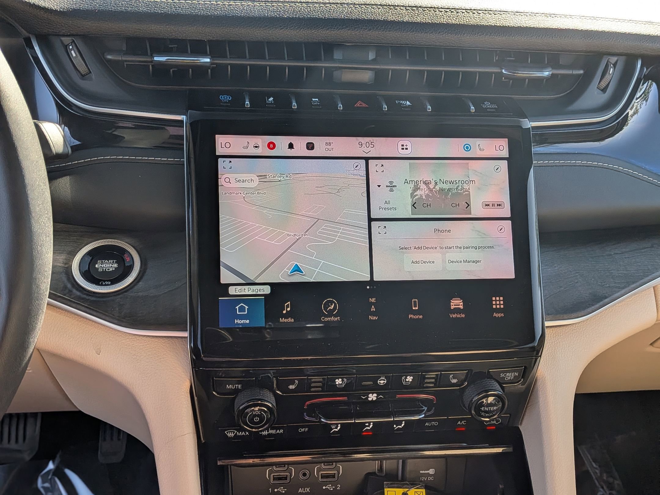 Used 2023 Jeep Grand Cherokee 4WD 4xe w/ Luxury Tech Group II image 26