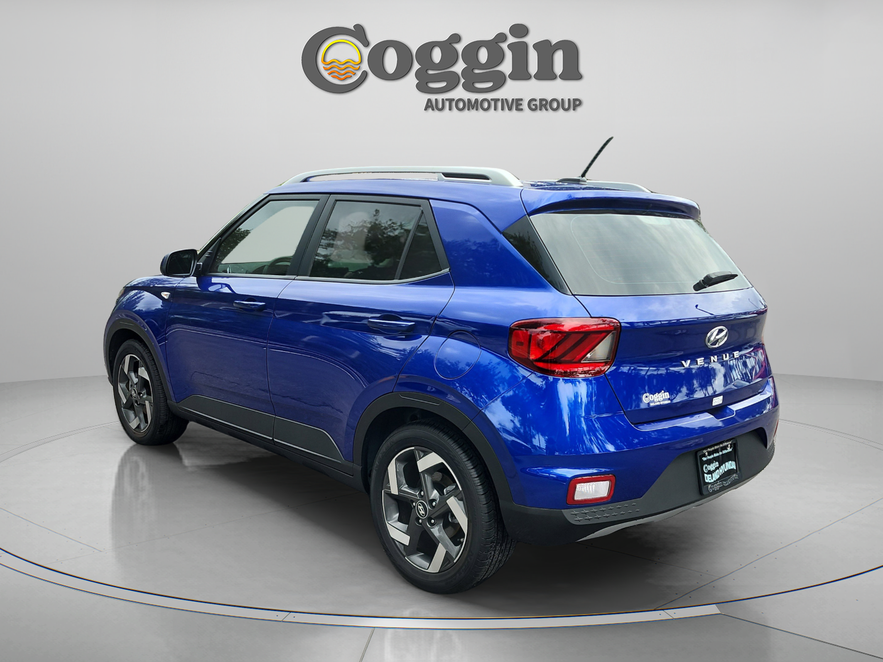 Certified 2026 Hyundai Venue SEL FWD image 3