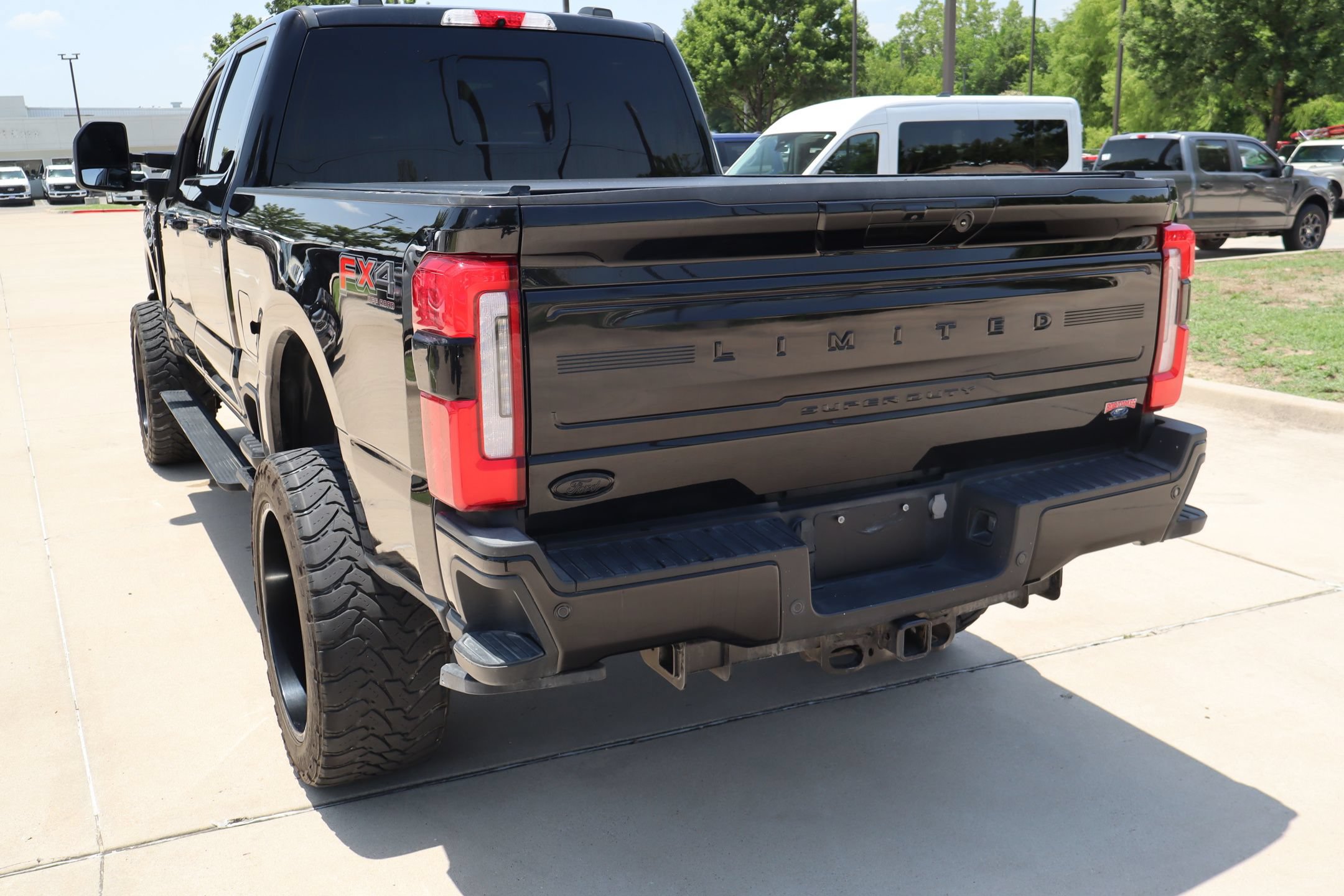 Used 2024 Ford F250 Limited w/ FX4 Off-Road Package AWD/4WD image 28