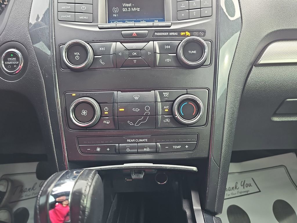 Used 2018 Ford Explorer XLT image 26
