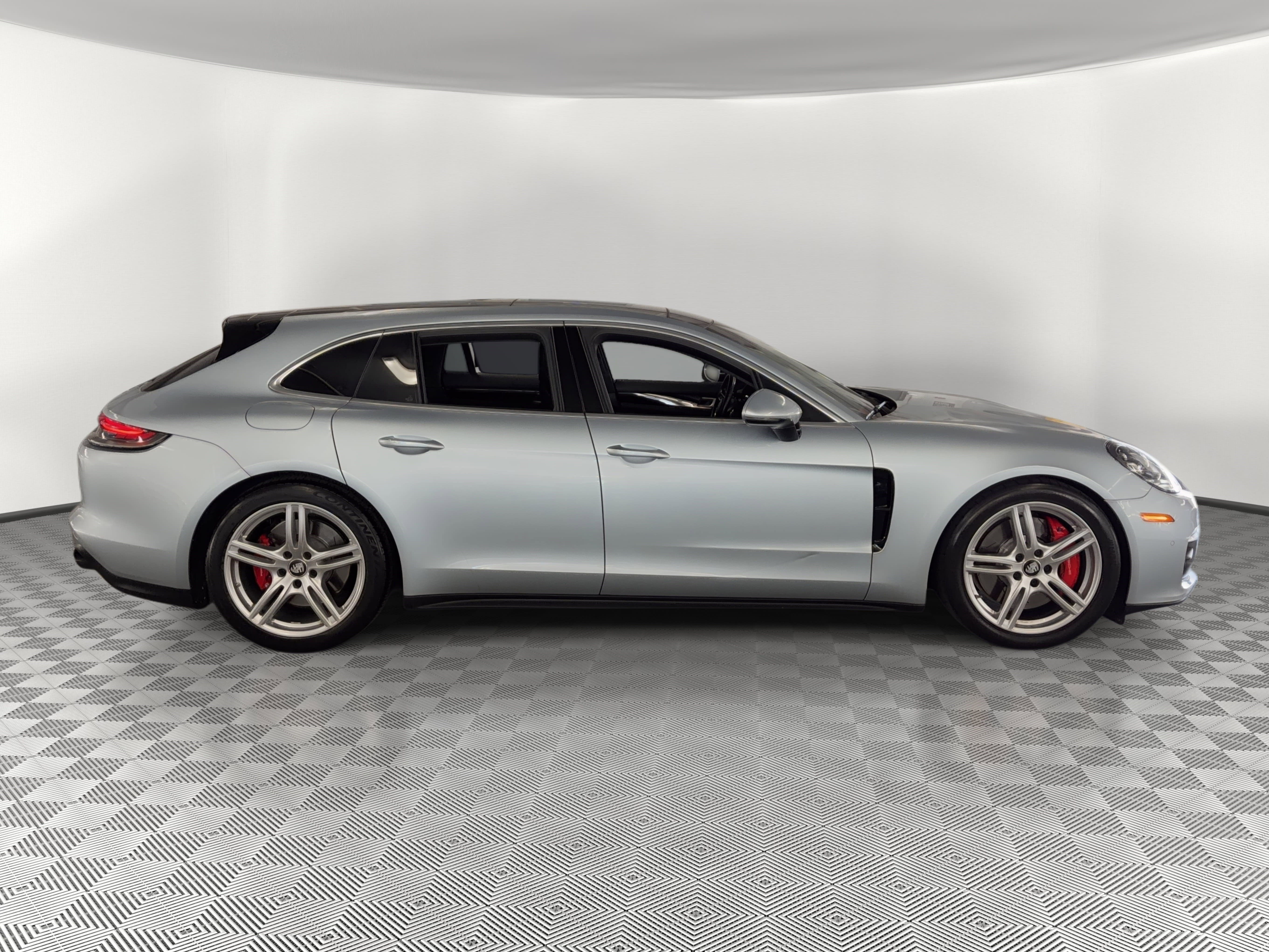 Used 2023 Porsche Panamera 4S image 8