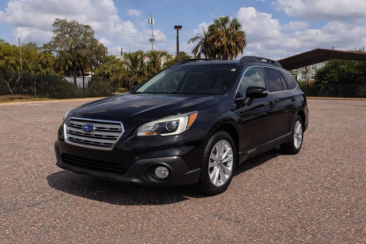 Used 2015 Subaru Outback 2.5i Premium AWD/4WD image 1