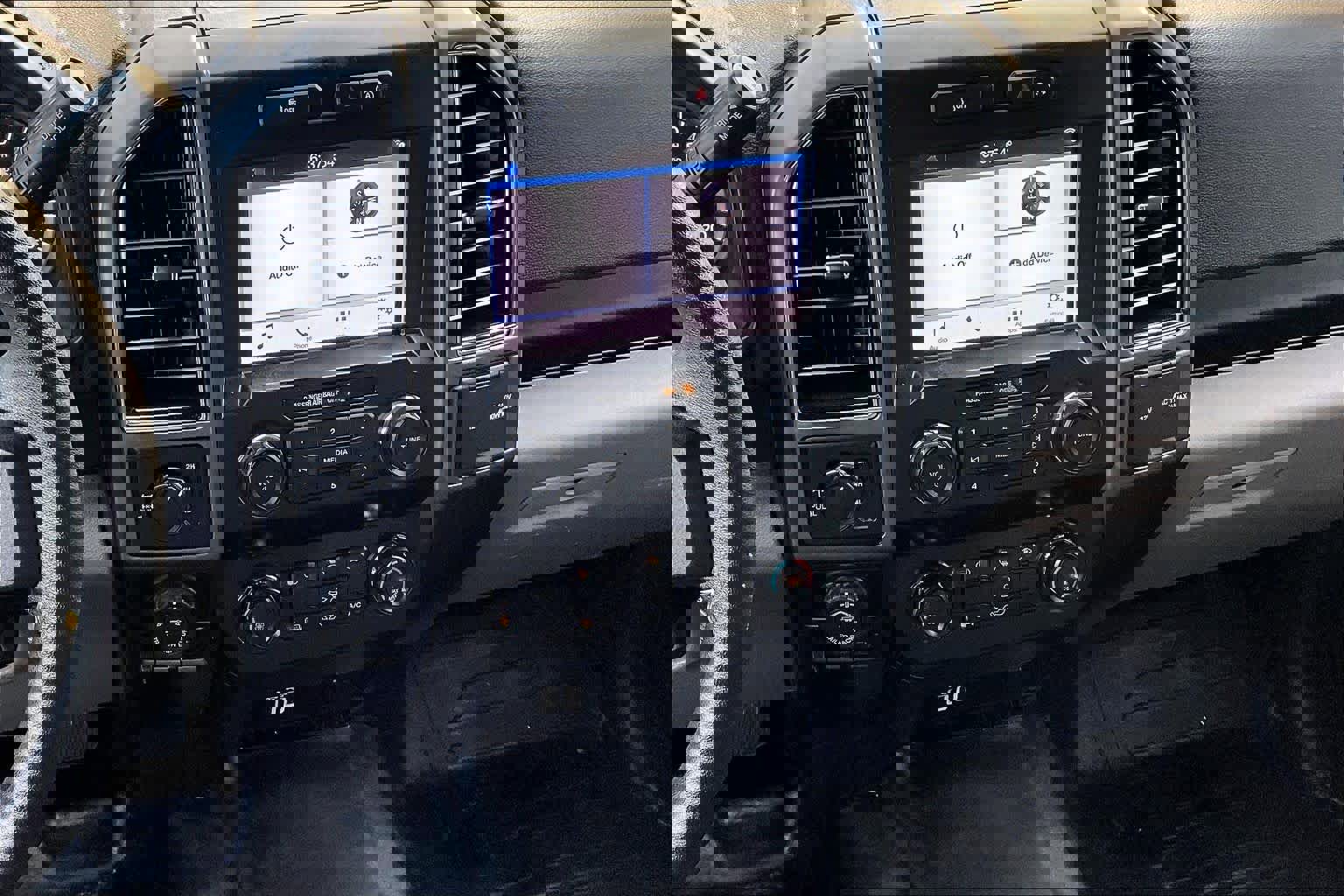 Used 2019 Ford F150 XLT w/ Max Trailer Tow Package image 6