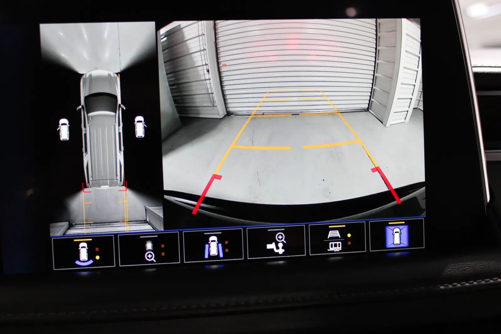 Used 2022 Chevrolet Tahoe Z71 w/ Luxury Package image 31