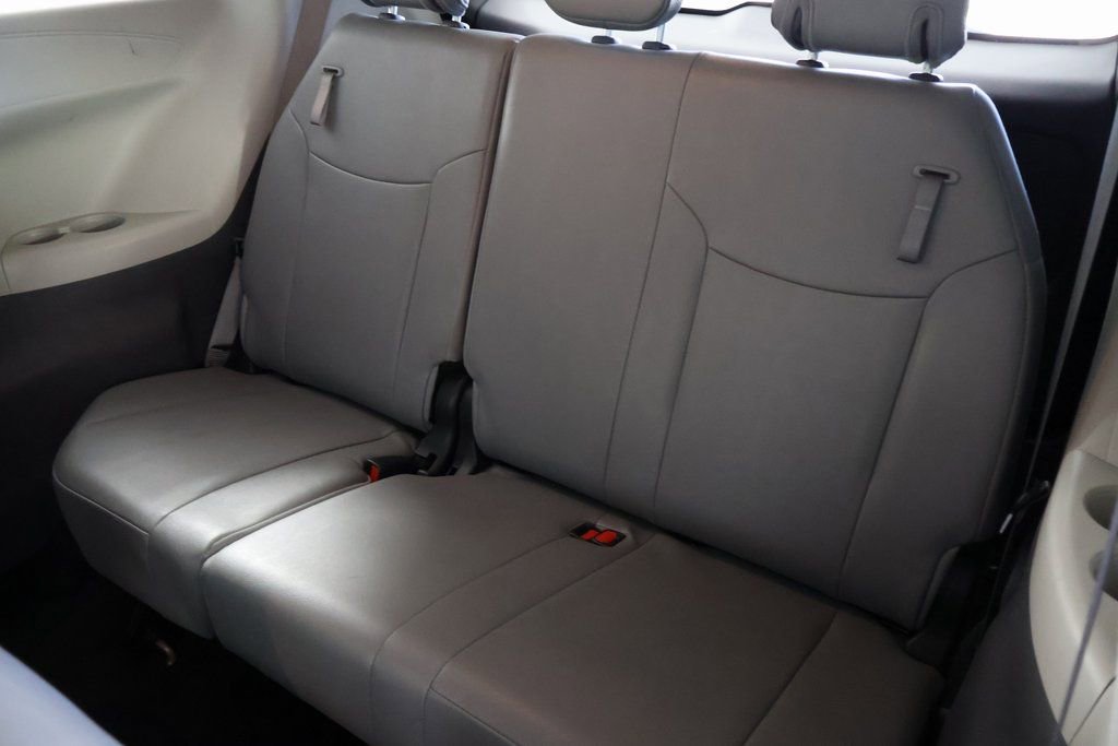 Used 2024 Toyota Sienna XLE image 12