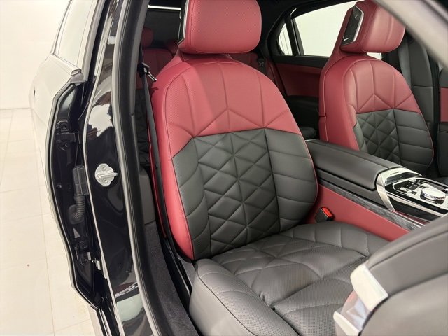 Used 2025 BMW 740i xDrive w/ Premium Package image 20