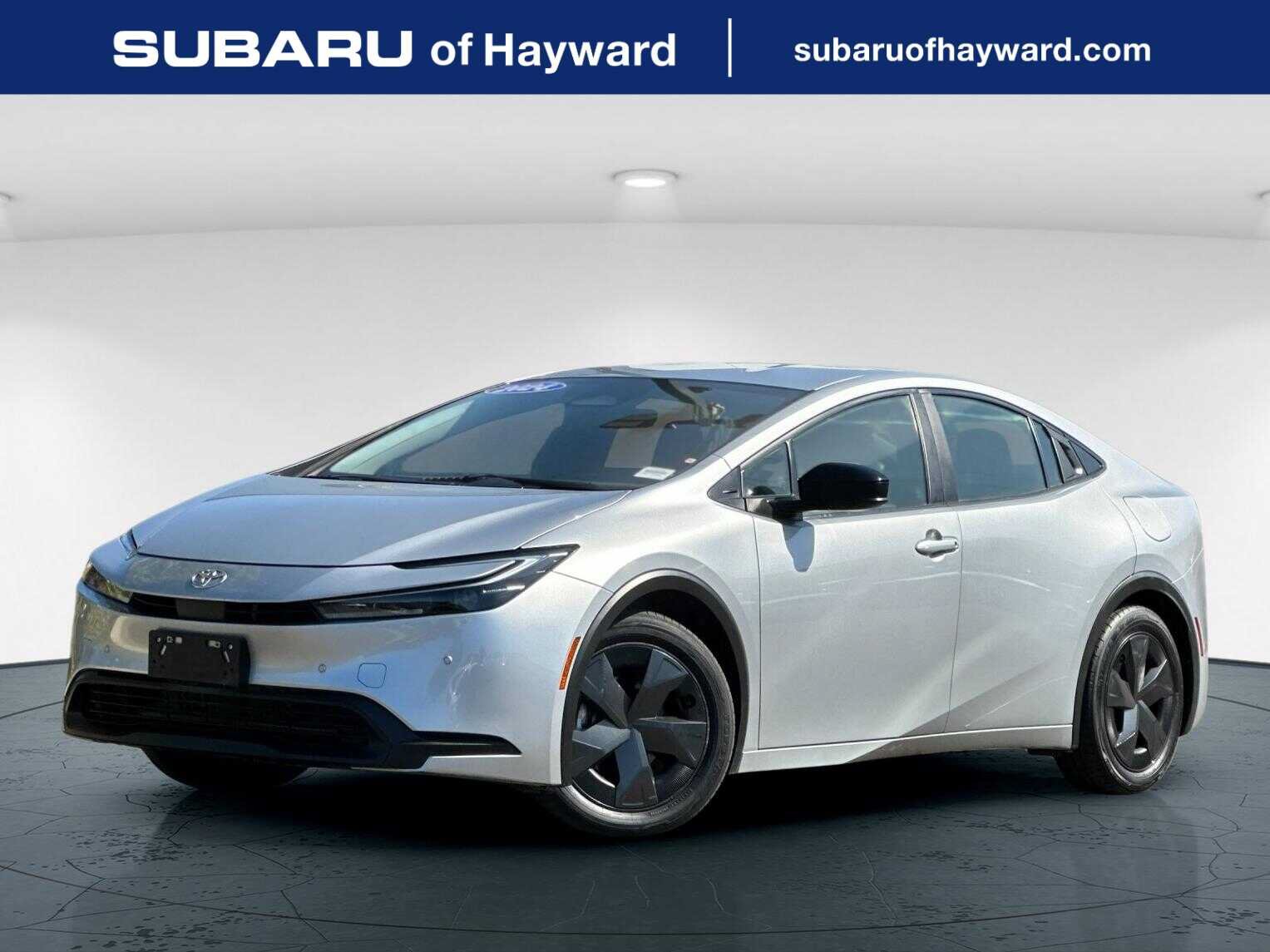 Used 2024 Toyota Prius LE FWD image 1