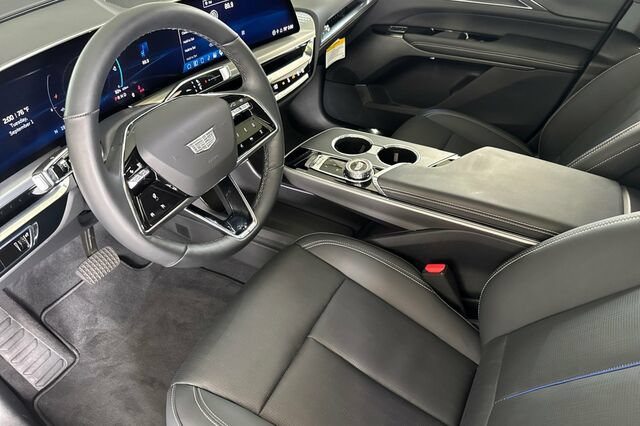 Certified 2024 Cadillac Lyriq Luxury AWD/4WD image 10