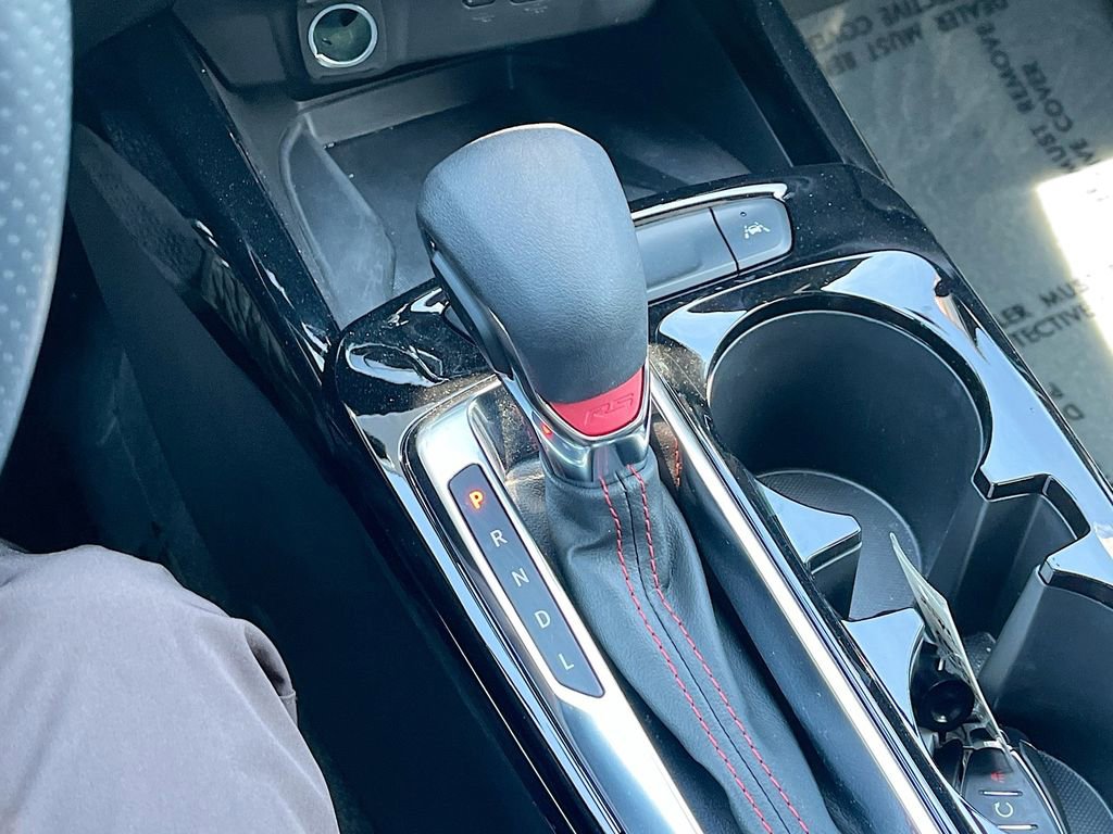 Used 2025 Chevrolet Trax RS w/ Sunroof Package image 16