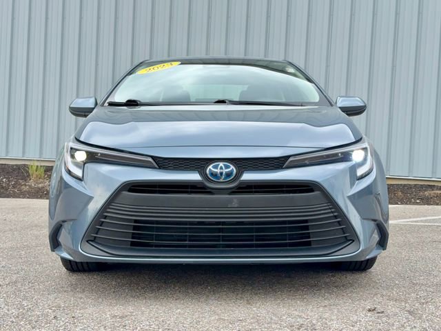 Used 2023 Toyota Corolla LE image 3