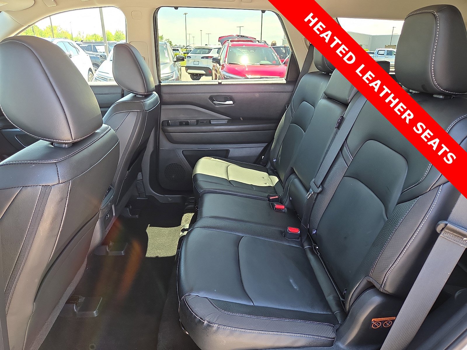Used 2023 Nissan Pathfinder SL w/ Black Appearance Package AWD/4WD image 11