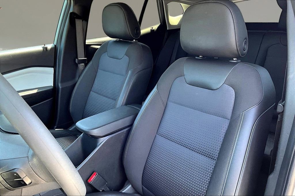 Used 2025 Chevrolet Trax LT FWD image 17