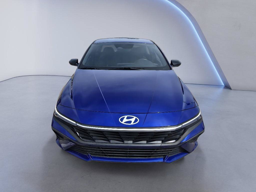Used 2025 Hyundai Elantra Sport FWD image 9