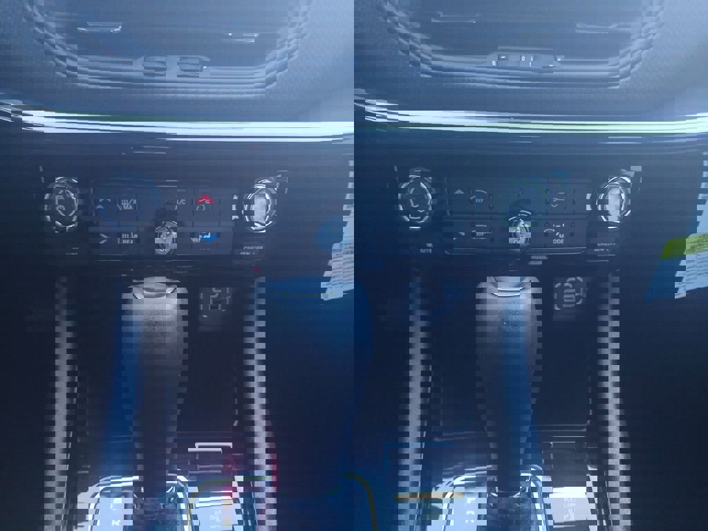 New 2026 Jeep Compass Latitude image 21