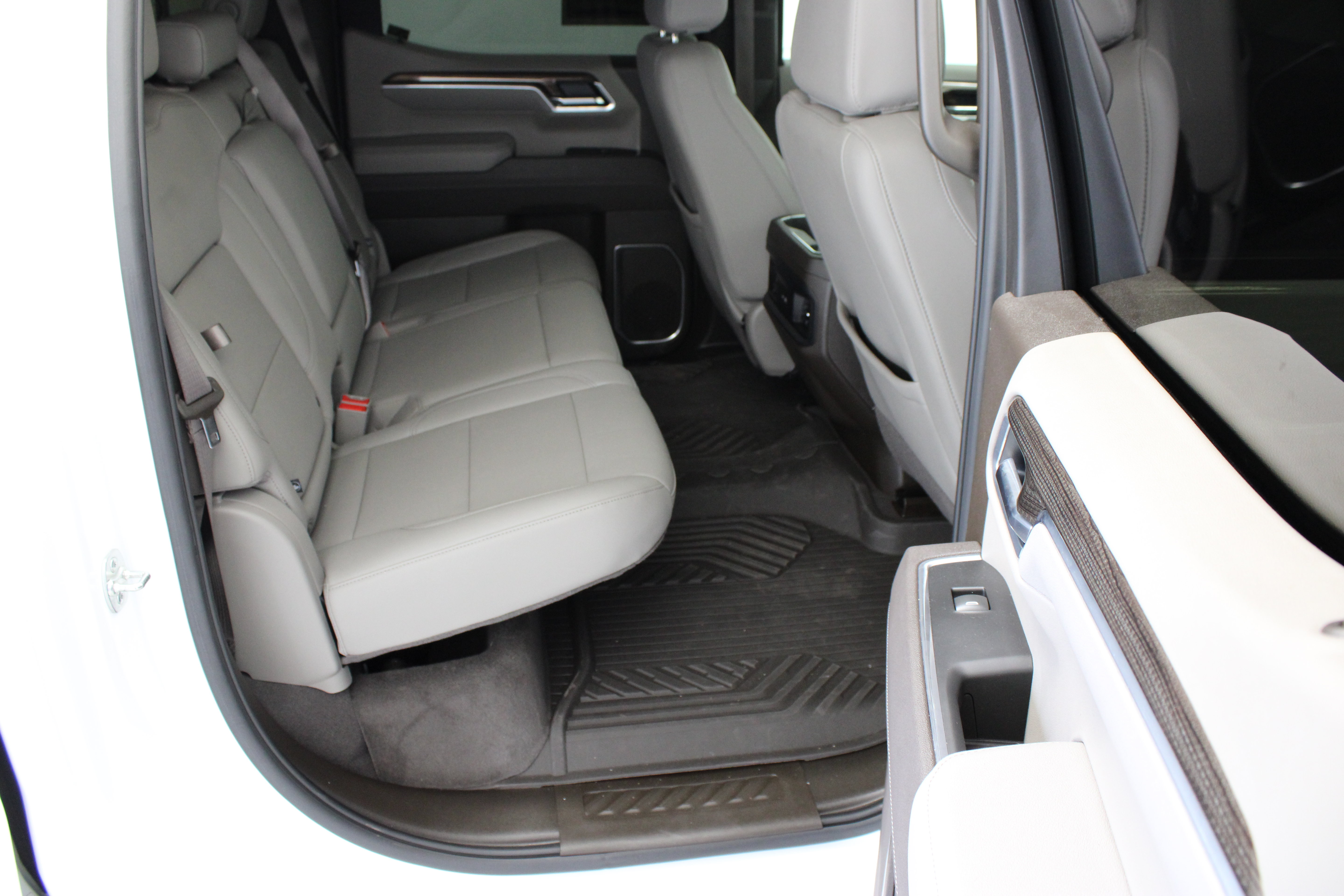 Used 2025 Chevrolet Silverado 1500 RST AWD/4WD image 36