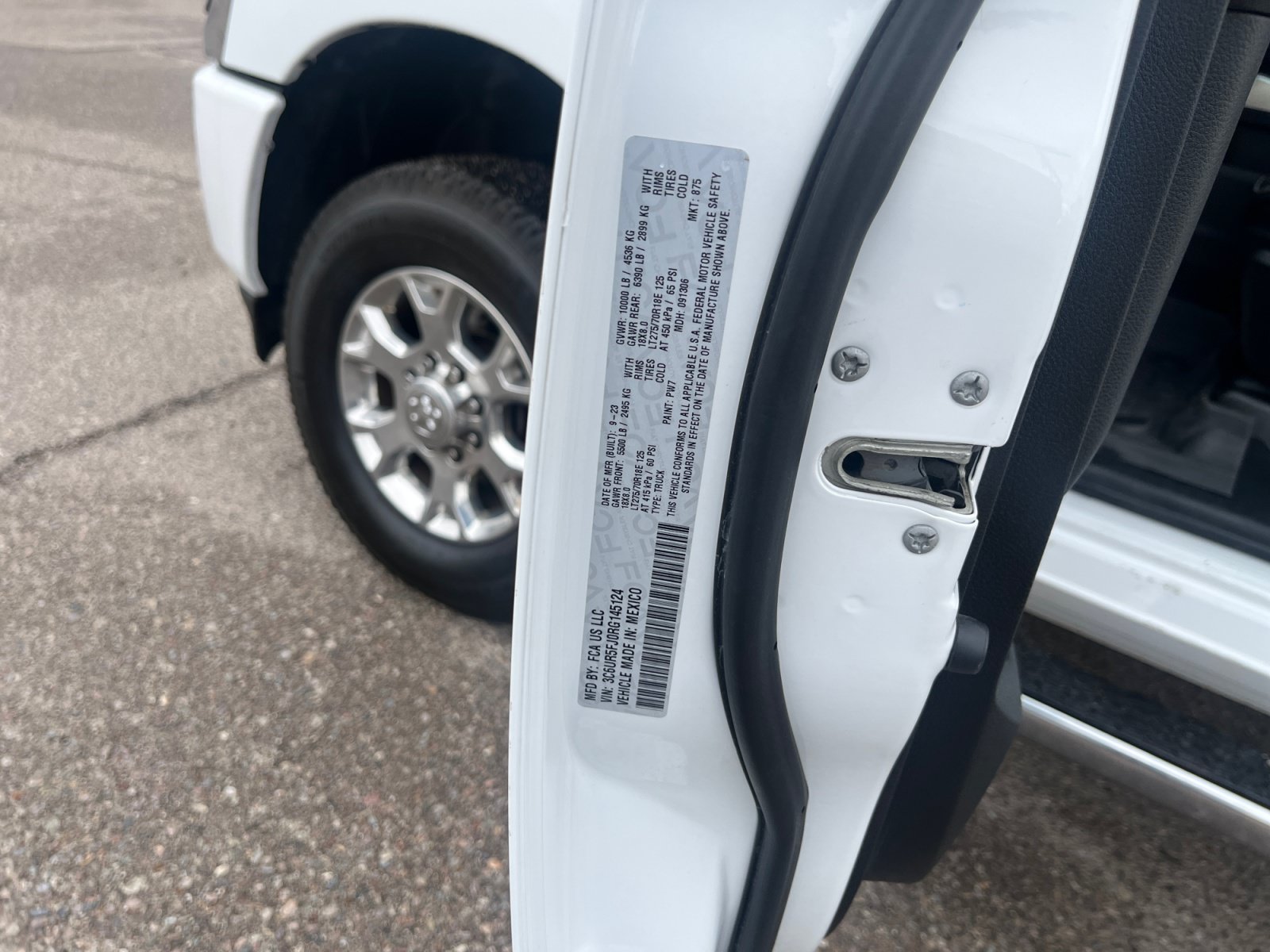 Used 2024 RAM 2500 Laramie w/ Towing Technology Group AWD/4WD image 26