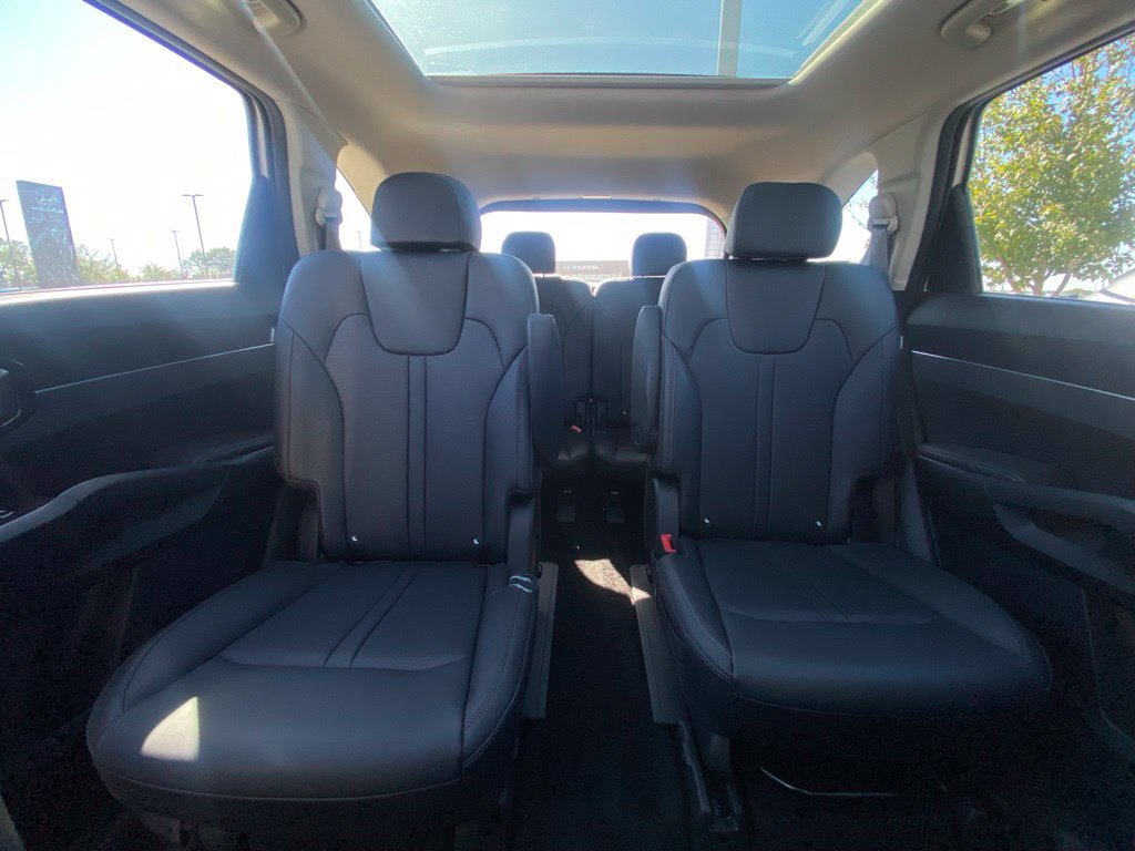 Certified 2025 Kia Sorento EX w/ EX Panoramic Sunroof Package FWD image 29