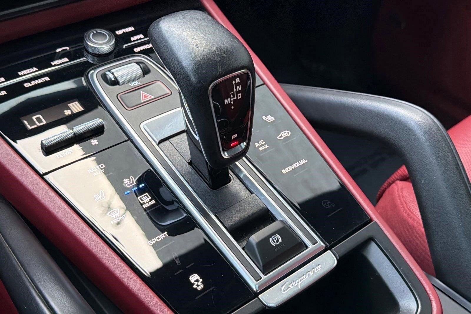 Used 2023 Porsche Cayenne Platinum Edition image 18