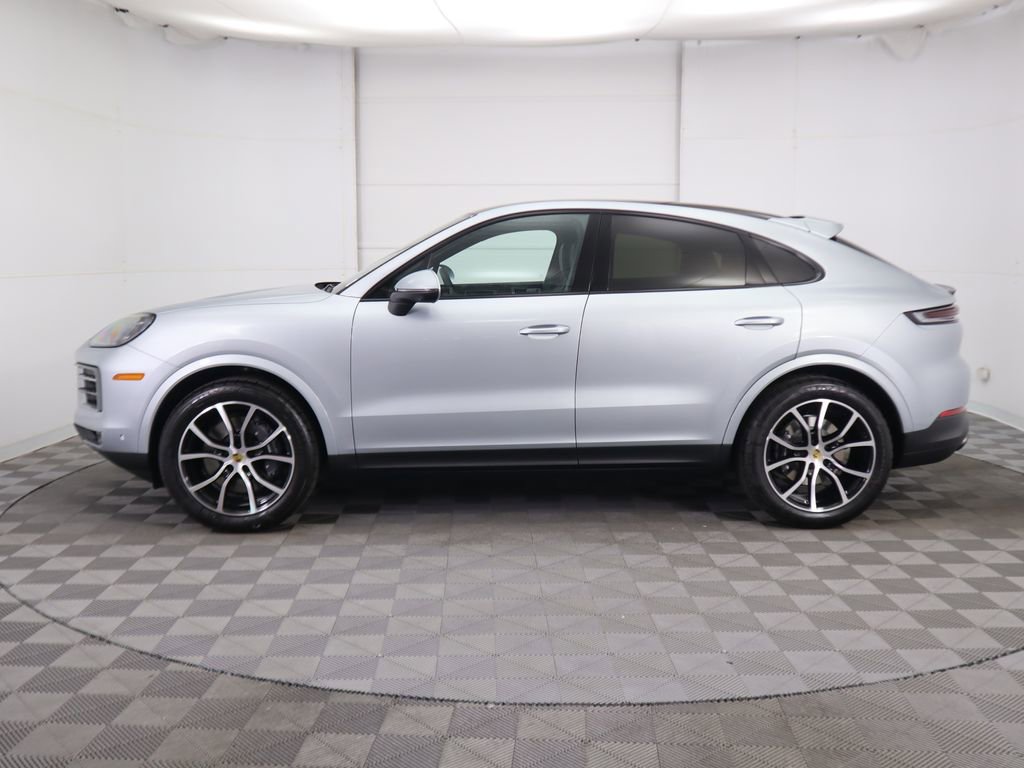 Used 2024 Porsche Cayenne Coupe AWD/4WD image 8
