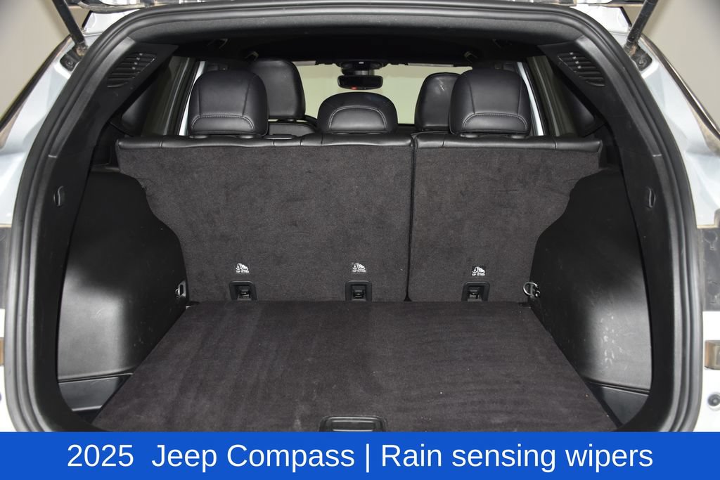 Used 2025 Jeep Compass Limited AWD/4WD image 28
